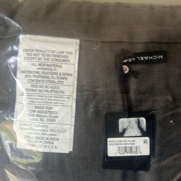 New Michael Aram Metallic Knit Pillow 18x18 - Picture 5 of 7